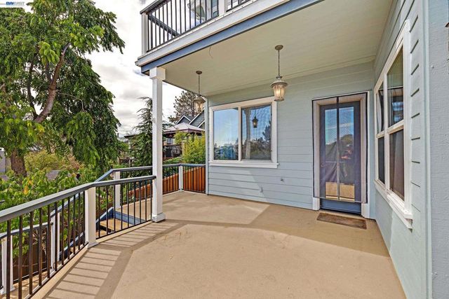 2825 Hillcrest Avenue, Hayward, CA 94542