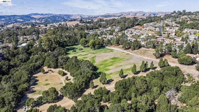 2825 Hillcrest Avenue, Hayward, CA 94542