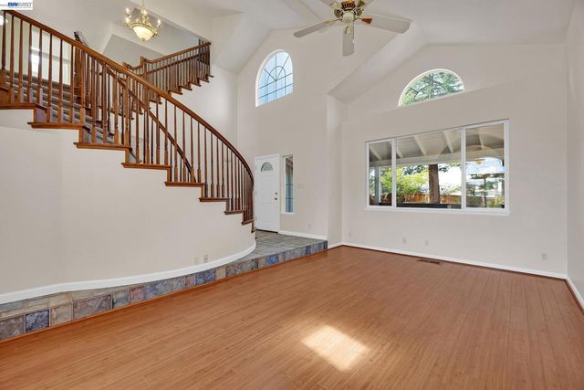 2825 Hillcrest Avenue, Hayward, CA 94542