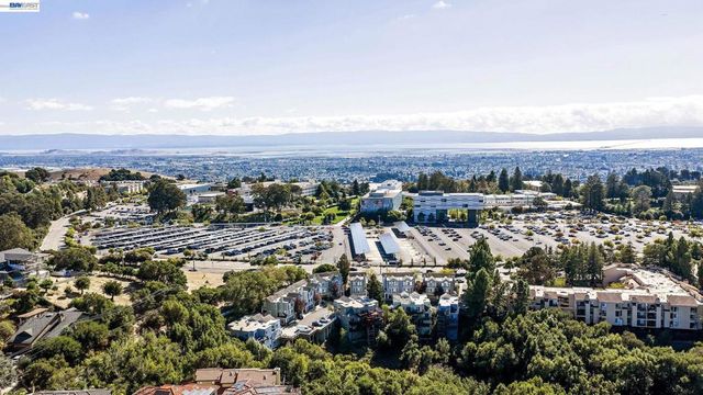 2825 Hillcrest Avenue, Hayward, CA 94542