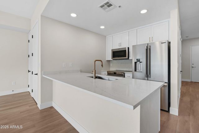 7126 E OSBORN Road 3002, Scottsdale, AZ 85251