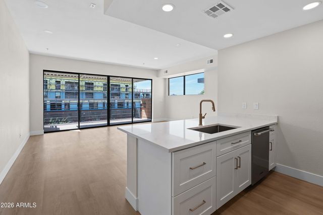 7126 E OSBORN Road 3002, Scottsdale, AZ 85251