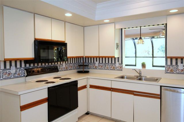 2181 PINE GARDENS TRAIL, Sarasota, FL 34231