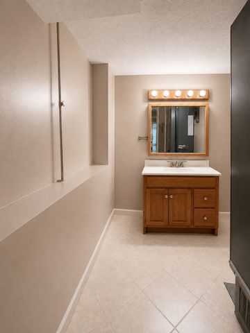 29 Church Street 24, Weymouth, MA 02189