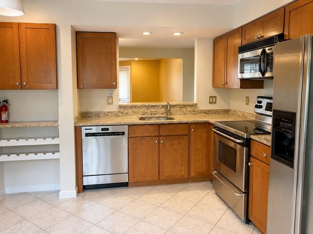 29 Church Street 24, Weymouth, MA 02189