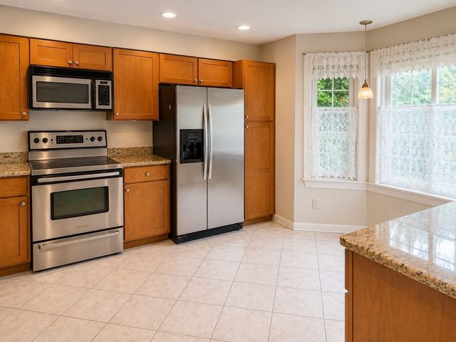 29 Church Street 24, Weymouth, MA 02189