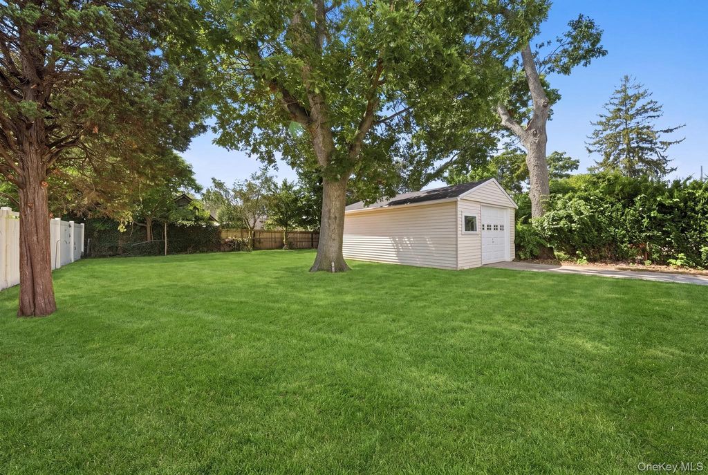 50 Bittermint Street, Islip, NY 11751 — photo 4