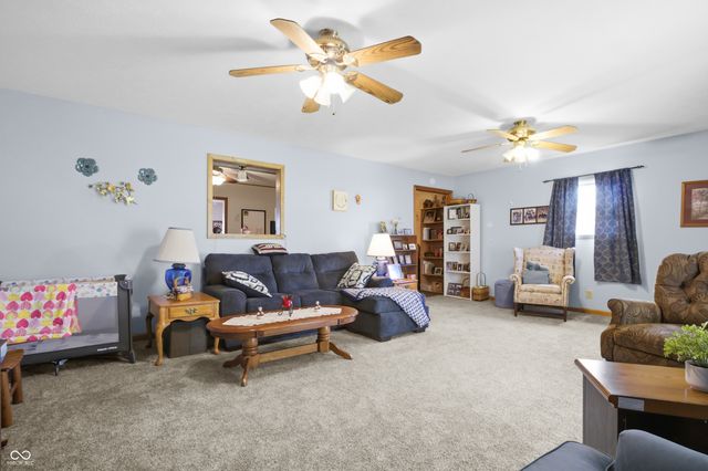 6452 E 550 N, Columbus, IN 47203