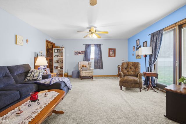 6452 E 550 N, Columbus, IN 47203