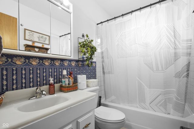 6452 E 550 N, Columbus, IN 47203