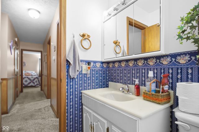 6452 E 550 N, Columbus, IN 47203