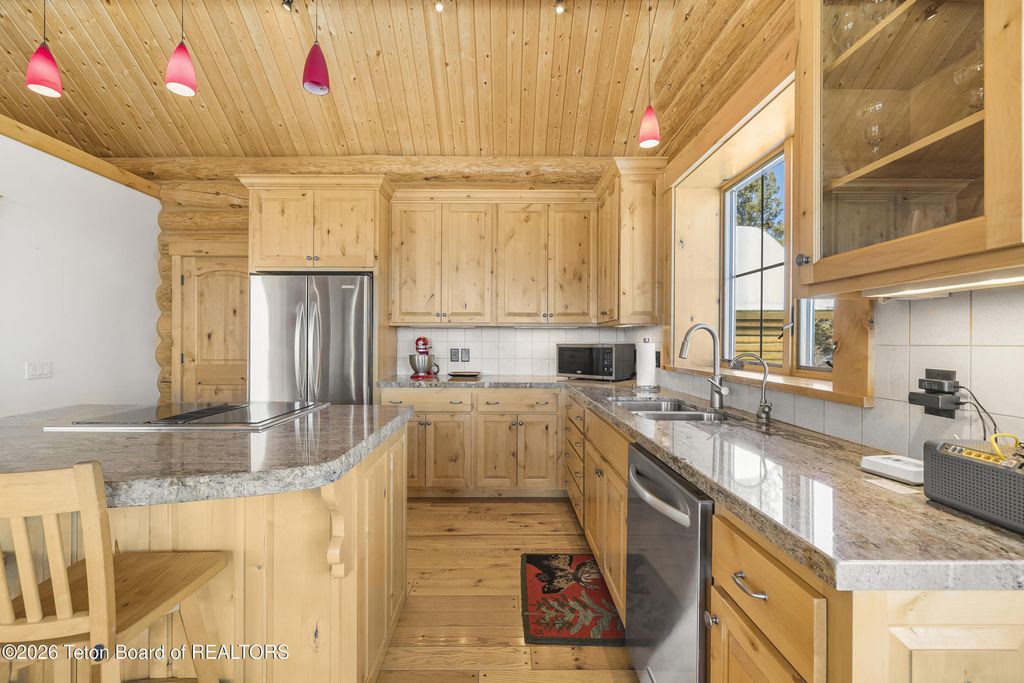 8157 RIPPLINGER Road, Driggs, ID 83422 photo 15