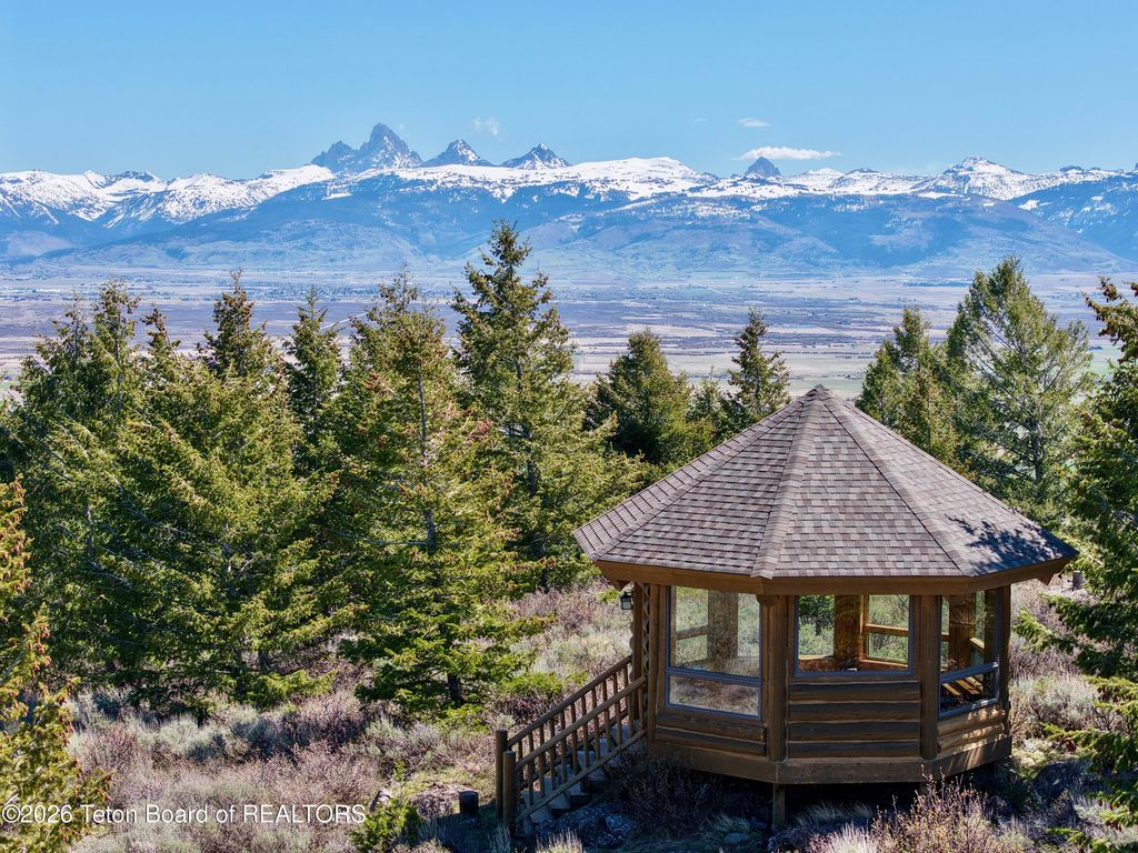 8157 RIPPLINGER Road, Driggs, ID 83422 photo 4