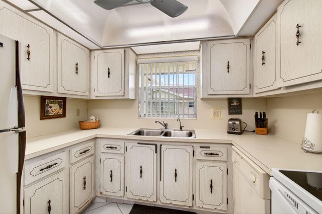 14290 Nesting Way A, Delray Beach, FL 33484