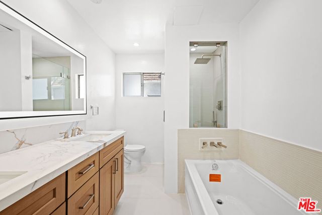 136 S Palm Drive 201, Beverly Hills, CA 90212