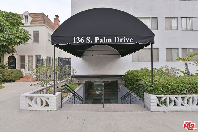 136 S Palm Drive 201, Beverly Hills, CA 90212
