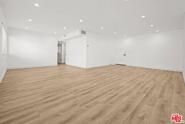 136 S Palm Drive 201, Beverly Hills, CA 90212