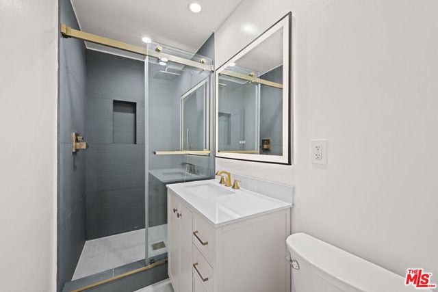 136 S Palm Drive 201, Beverly Hills, CA 90212