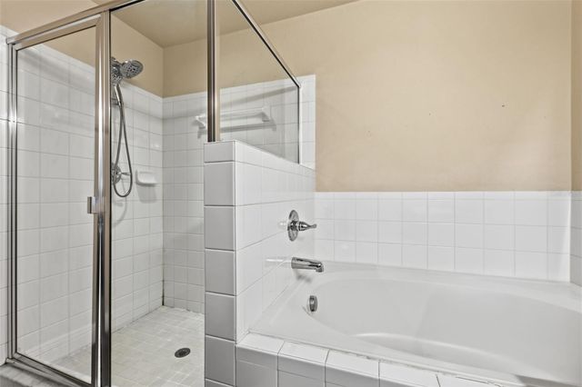 1051 MYSTERY CIRCLE, Davenport, FL 33837