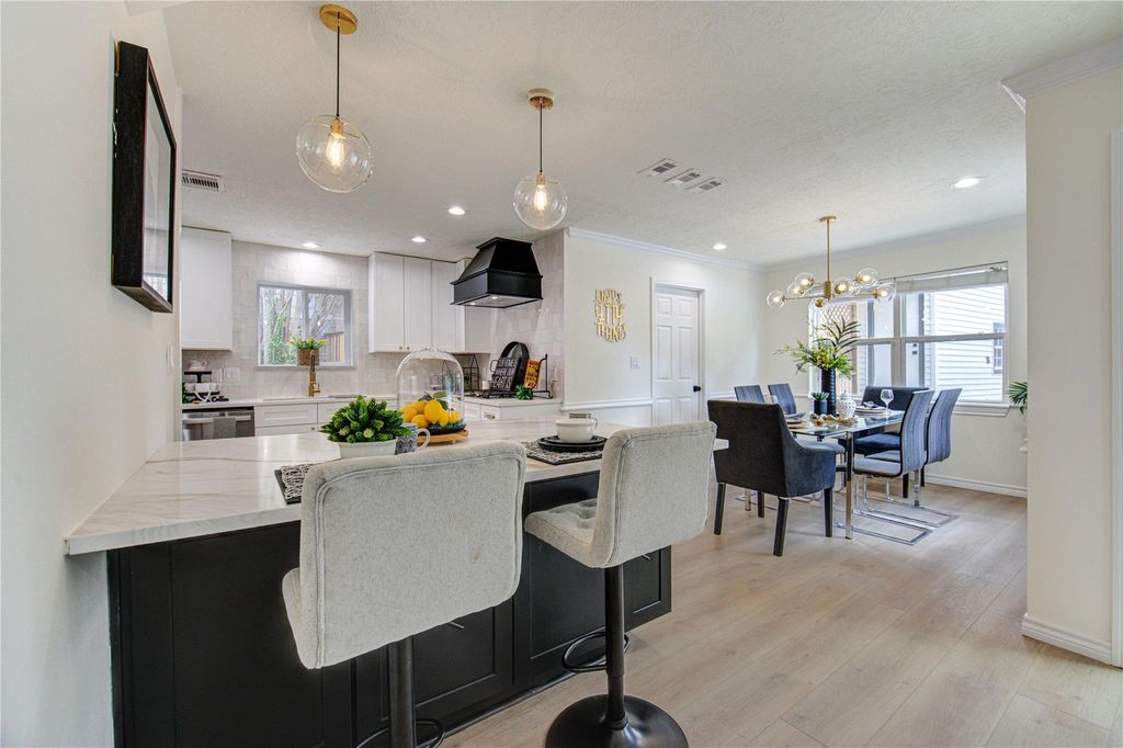 Image 13 of property listing at 1519 Hannington Drive, Katy, TX 77450