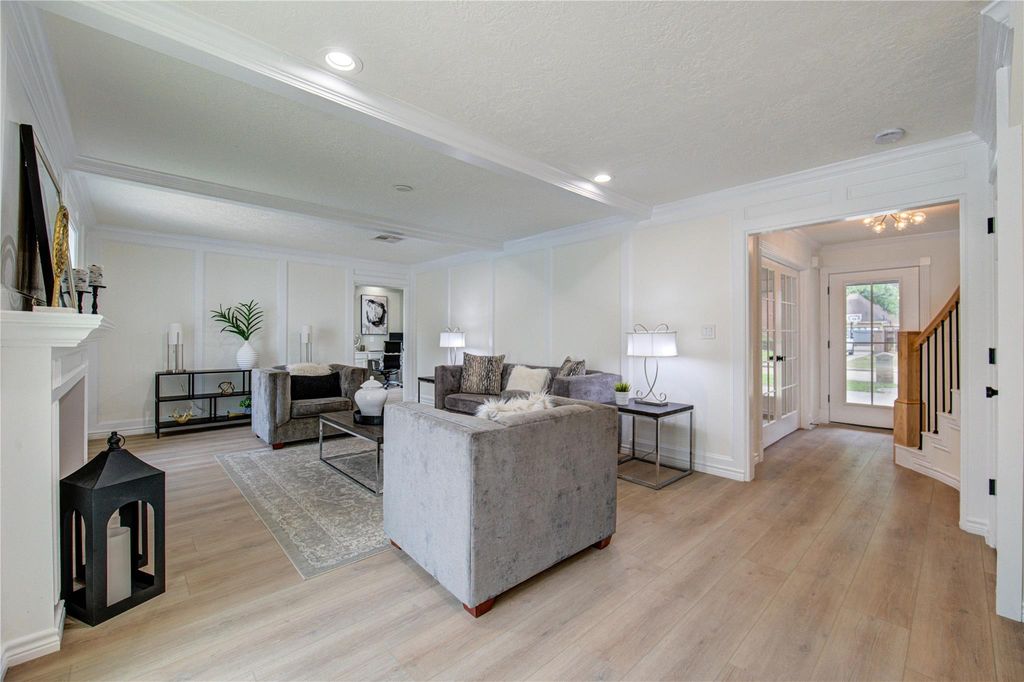 Image 15 of property listing at 1519 Hannington Drive, Katy, TX 77450