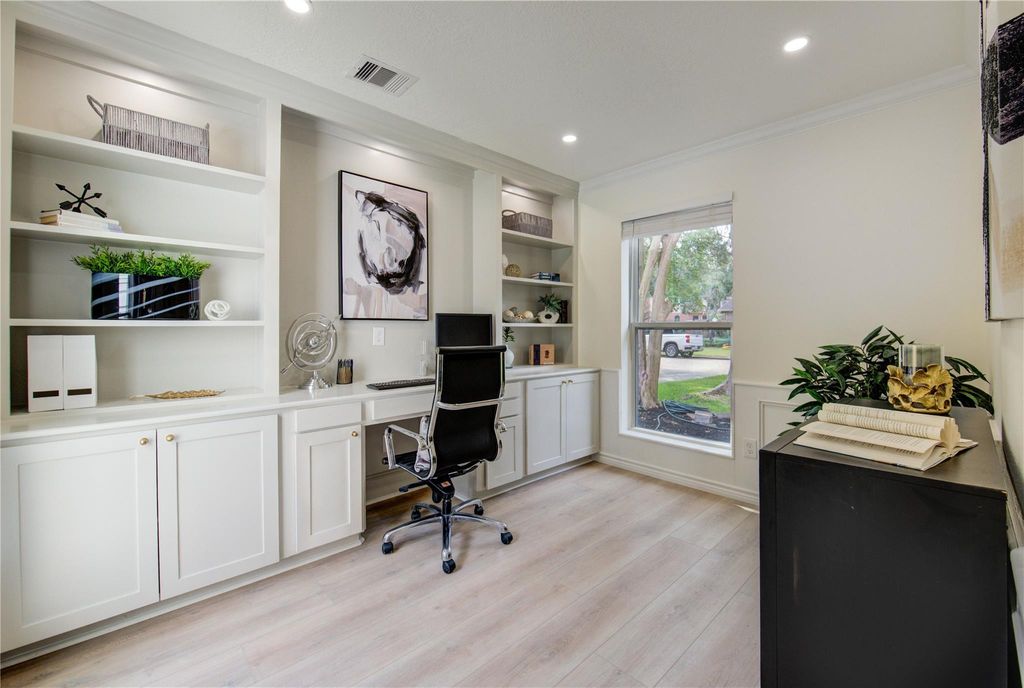 Image 17 of property listing at 1519 Hannington Drive, Katy, TX 77450