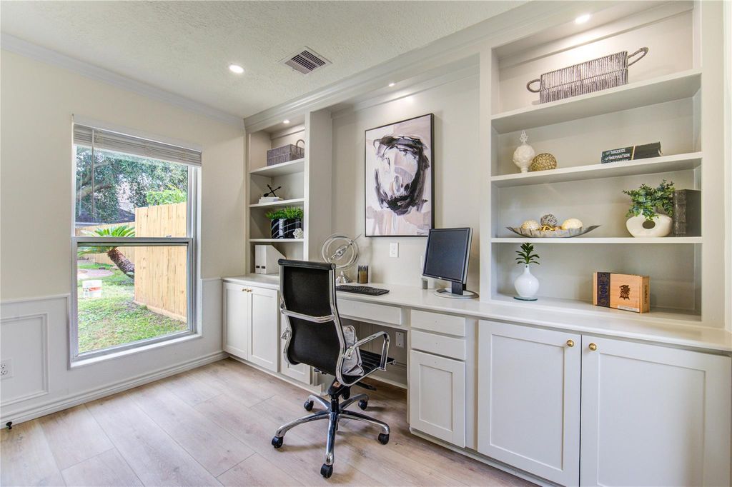 Image 18 of property listing at 1519 Hannington Drive, Katy, TX 77450