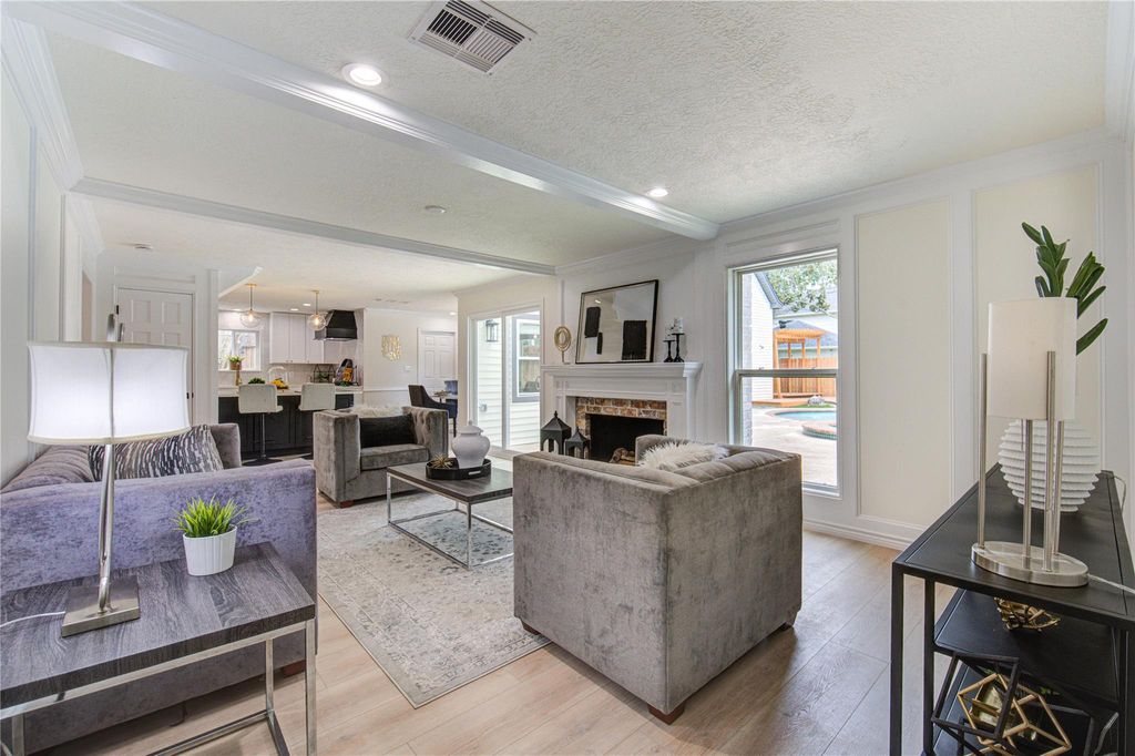 Image 3 of property listing at 1519 Hannington Drive, Katy, TX 77450