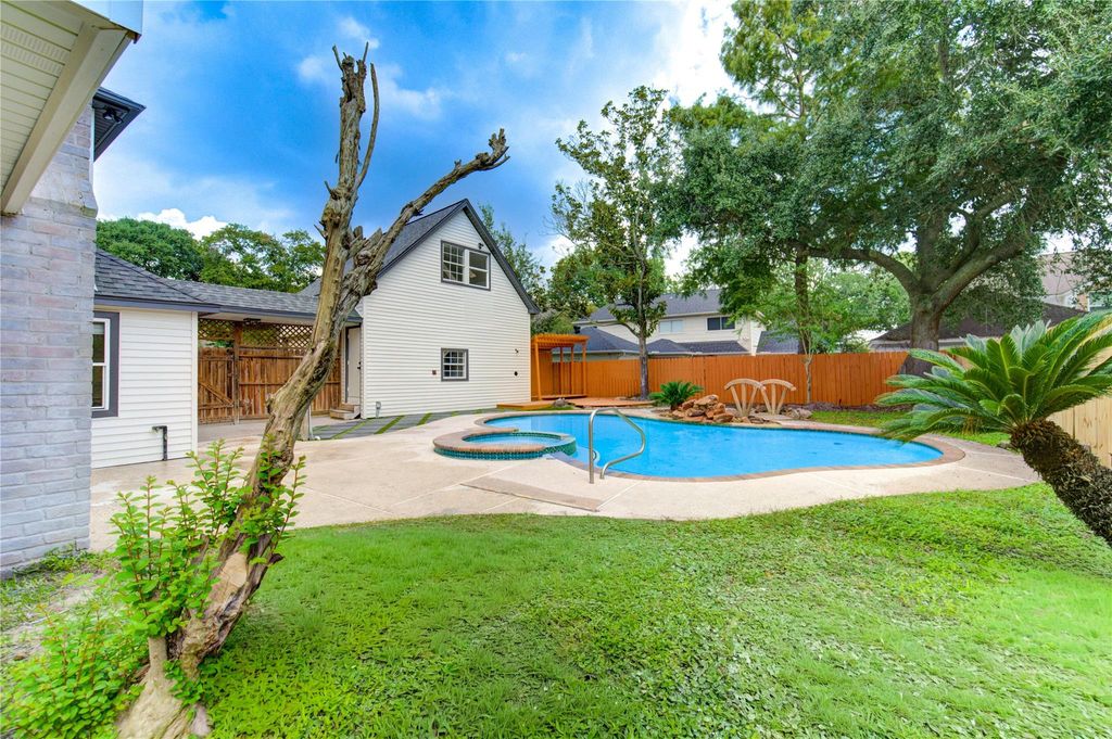 Image 31 of property listing at 1519 Hannington Drive, Katy, TX 77450