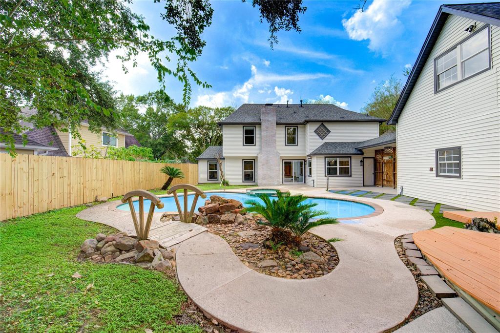 Image 32 of property listing at 1519 Hannington Drive, Katy, TX 77450