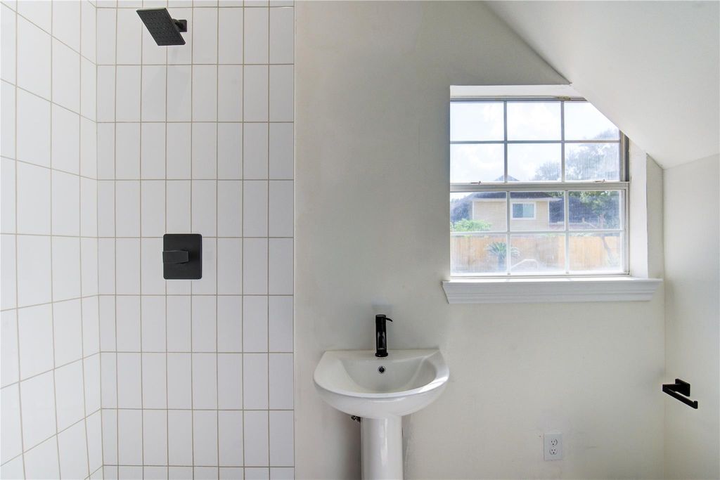 Image 37 of property listing at 1519 Hannington Drive, Katy, TX 77450