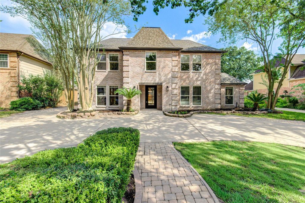 Image 4 of property listing at 1519 Hannington Drive, Katy, TX 77450