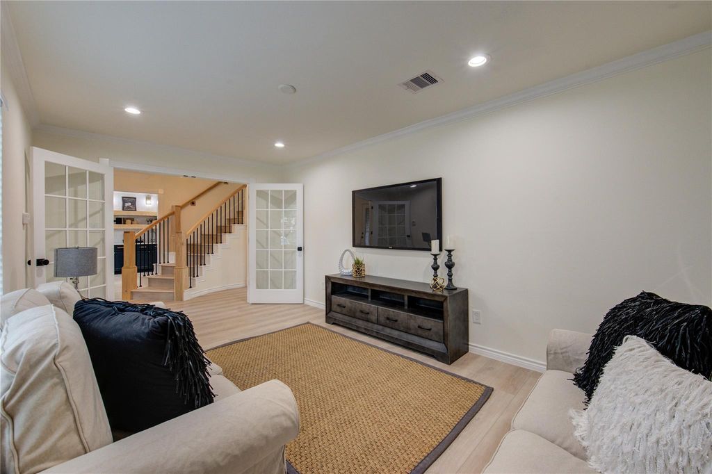 Image 6 of property listing at 1519 Hannington Drive, Katy, TX 77450