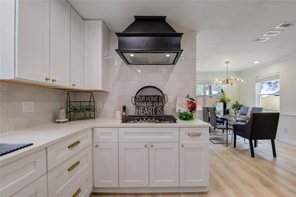 Image 9 of property listing at 1519 Hannington Drive, Katy, TX 77450