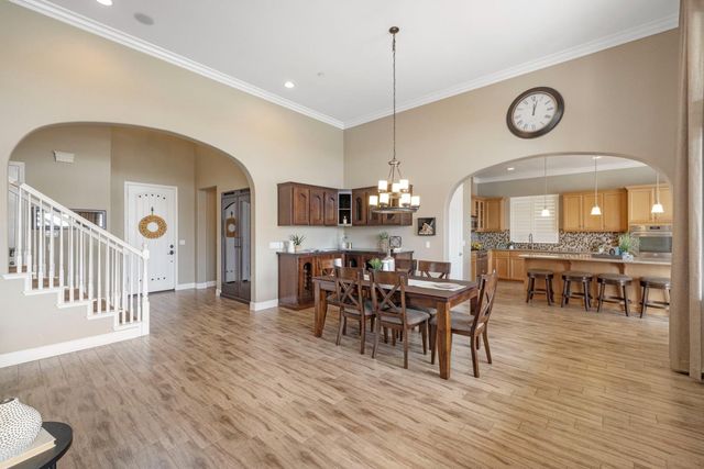 1211 Como Dr, Manteca, CA 95337