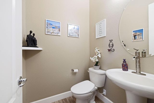 1211 Como Dr, Manteca, CA 95337