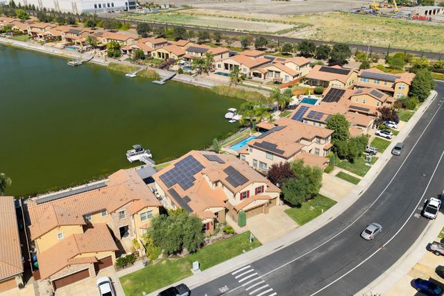 1211 Como Dr, Manteca, CA 95337