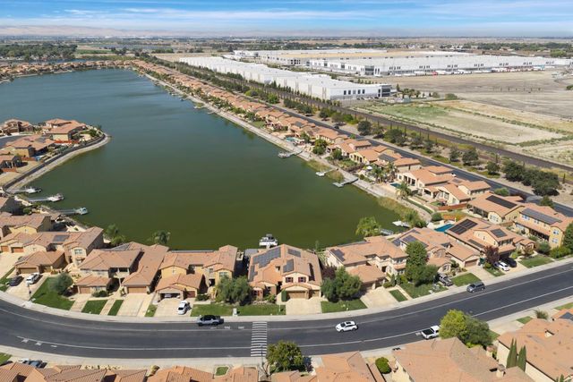1211 Como Dr, Manteca, CA 95337
