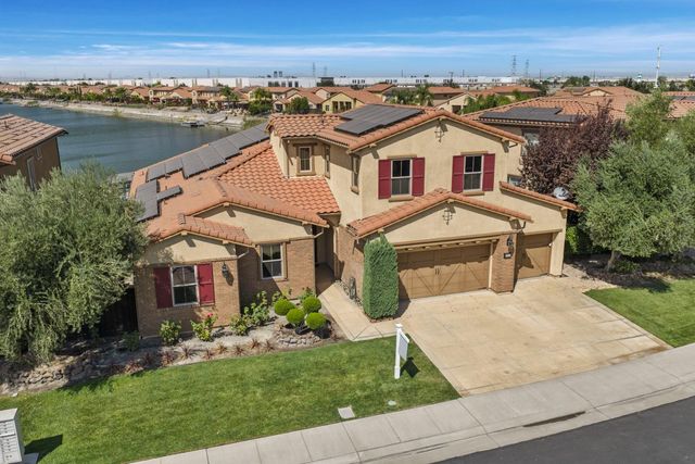 1211 Como Dr, Manteca, CA 95337