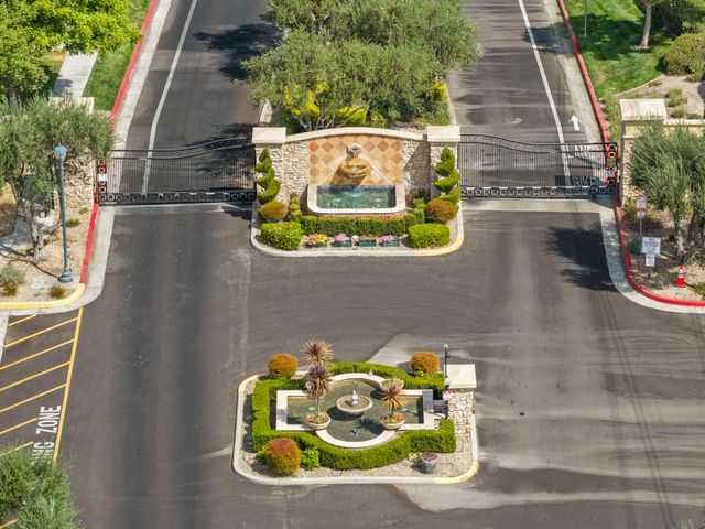 1211 Como Dr, Manteca, CA 95337