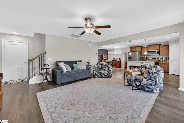 10 Steeds Glen Road, Piedmont, SC 29673