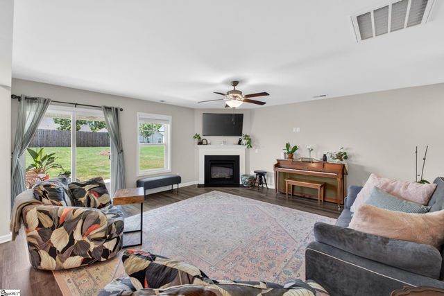 10 Steeds Glen Road, Piedmont, SC 29673