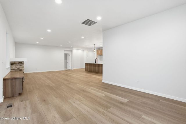 2102 W PLATTE AVE, Post Falls, ID 83854