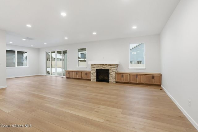 2102 W PLATTE AVE, Post Falls, ID 83854