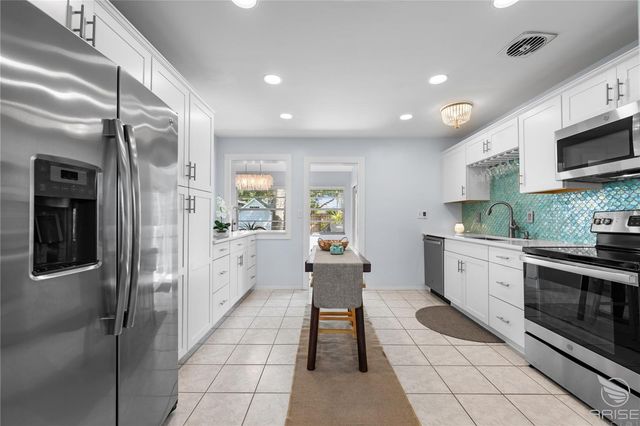 702 OCEAN AVENUE, New Smyrna Beach, FL 32169