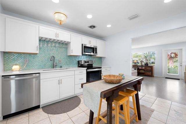 702 OCEAN AVENUE, New Smyrna Beach, FL 32169