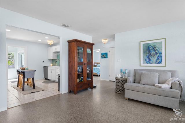 702 OCEAN AVENUE, New Smyrna Beach, FL 32169