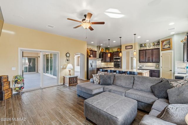 6233 E Molly Drive, Hereford, AZ 85615