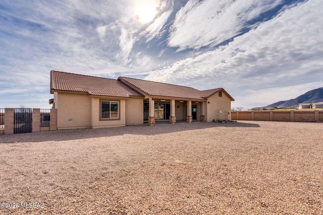 6233 E Molly Drive, Hereford, AZ 85615