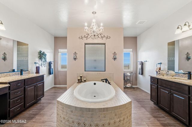 6233 E Molly Drive, Hereford, AZ 85615